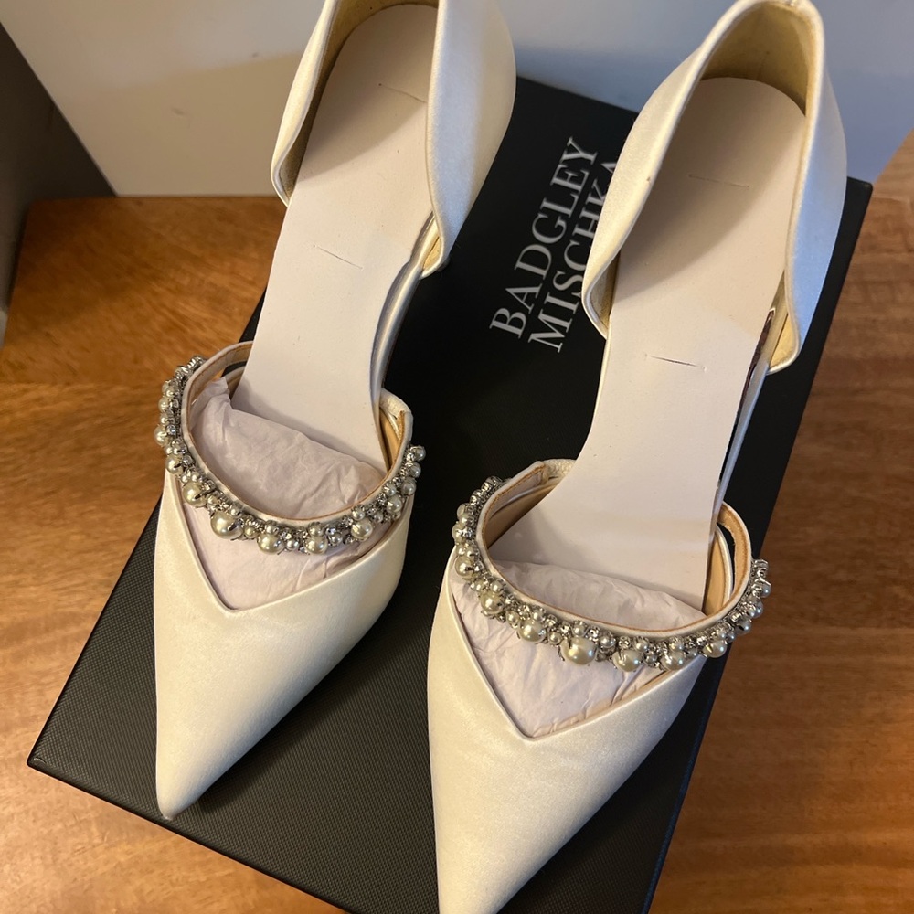 Badgley Mischka “Nathalie” White Satin Embellished Pumps – Size 6 (New in Box) - Picture 2 of 5